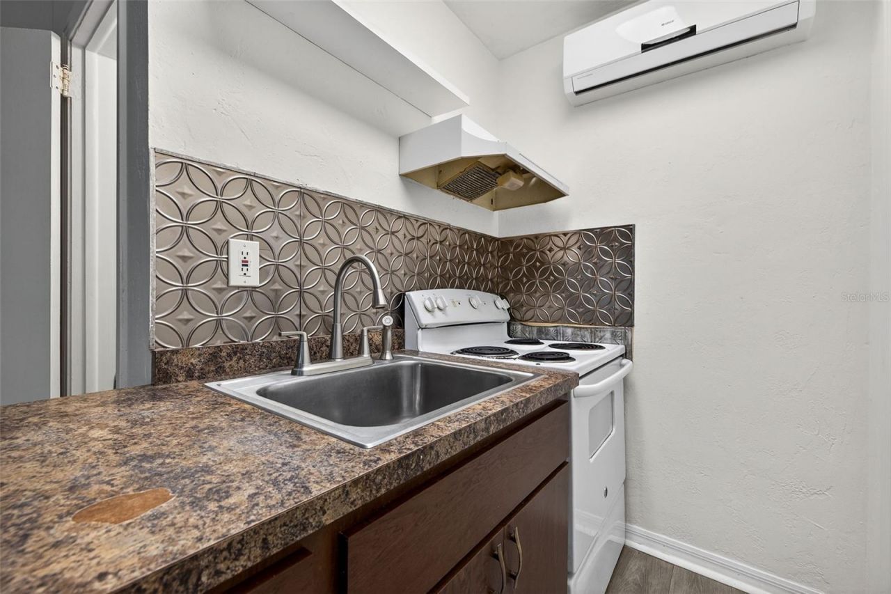 500 35th Avenue N, Saint Petersburg, FL 33704 Photo