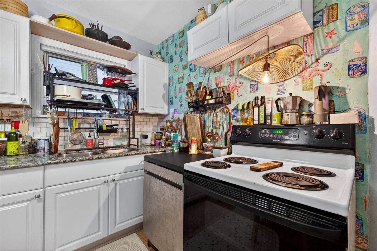 500 35th Avenue N, Saint Petersburg, FL 33704 Photo