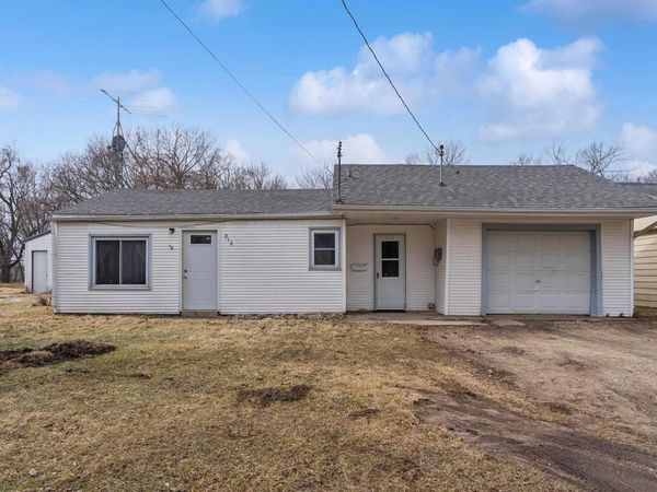 912 Jones Road, Evansdale, IA 50707