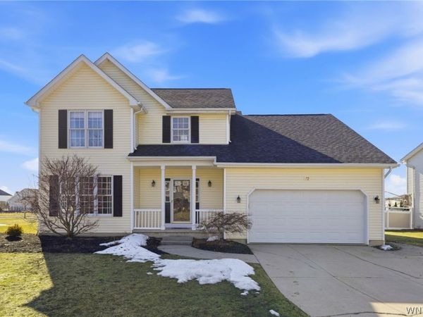 72 Michaels Walk, Lancaster, NY 14086