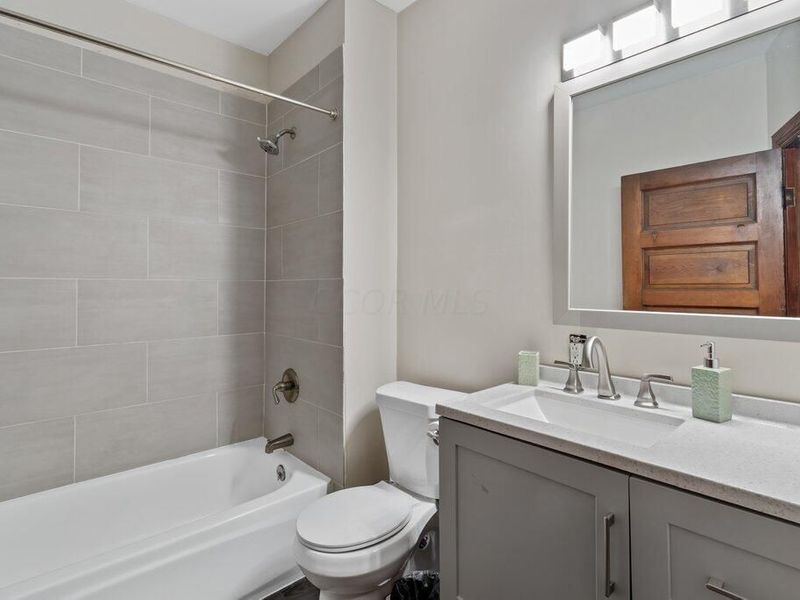 2027 N 4th Street, Columbus, OH 43201 Photo 18