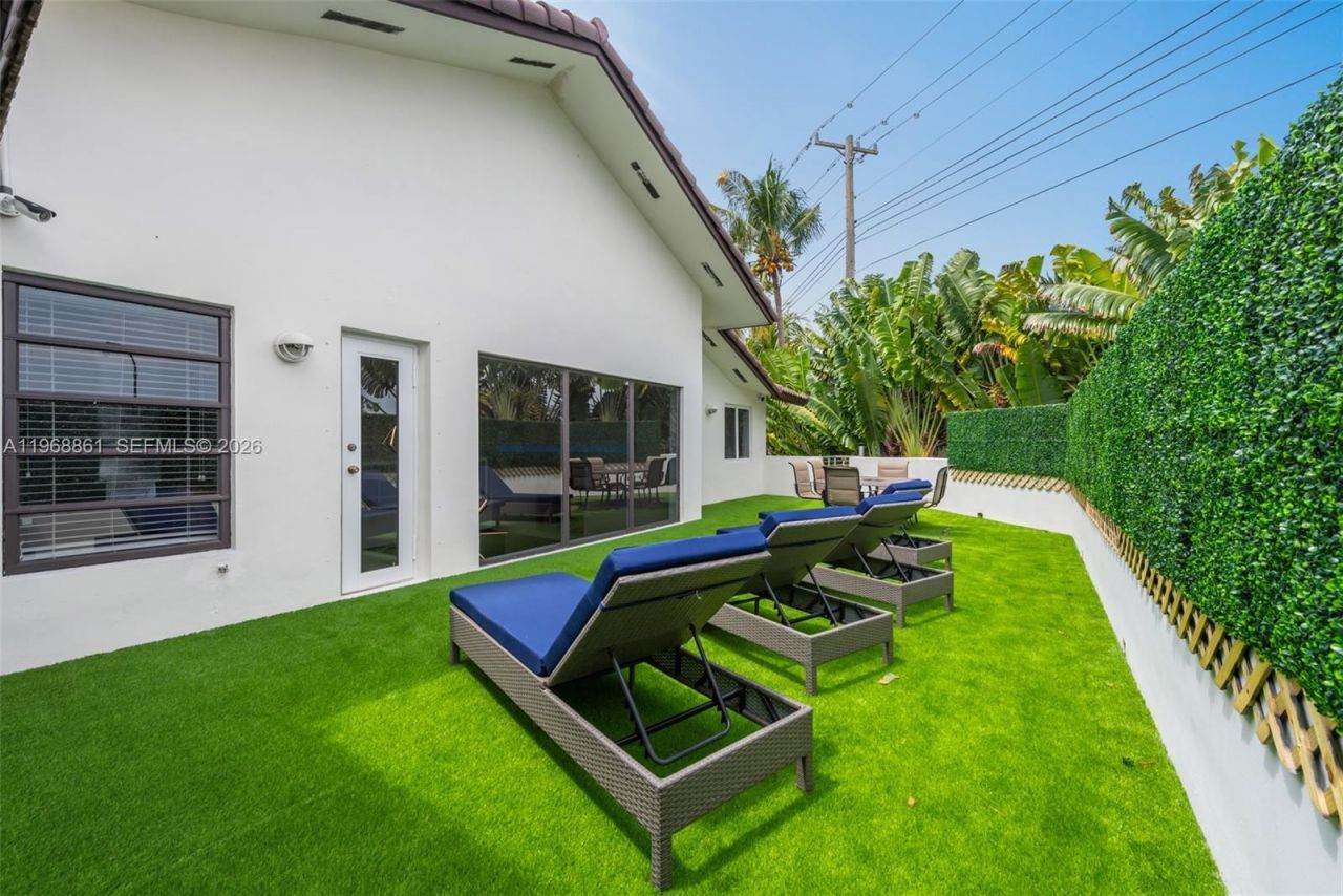 1173 NE 104th St , Miami Shores, FL 33138 Photo