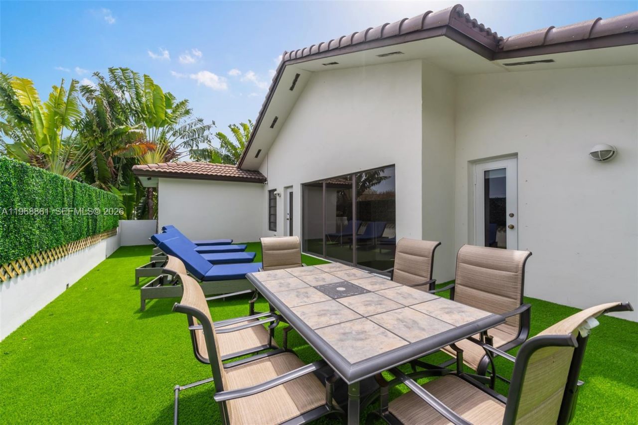 1173 NE 104th St , Miami Shores, FL 33138 Photo