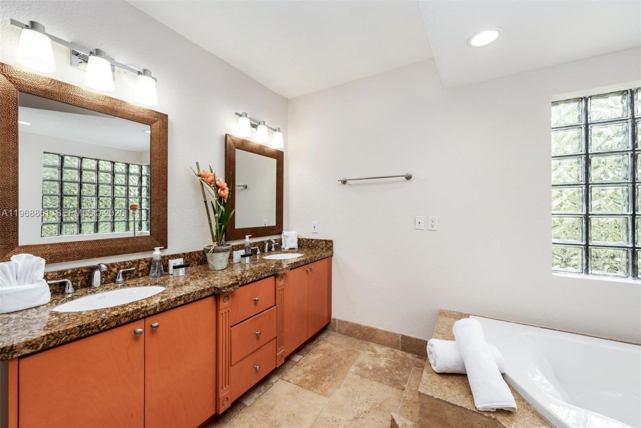 1173 NE 104th St , Miami Shores, FL 33138 Photo