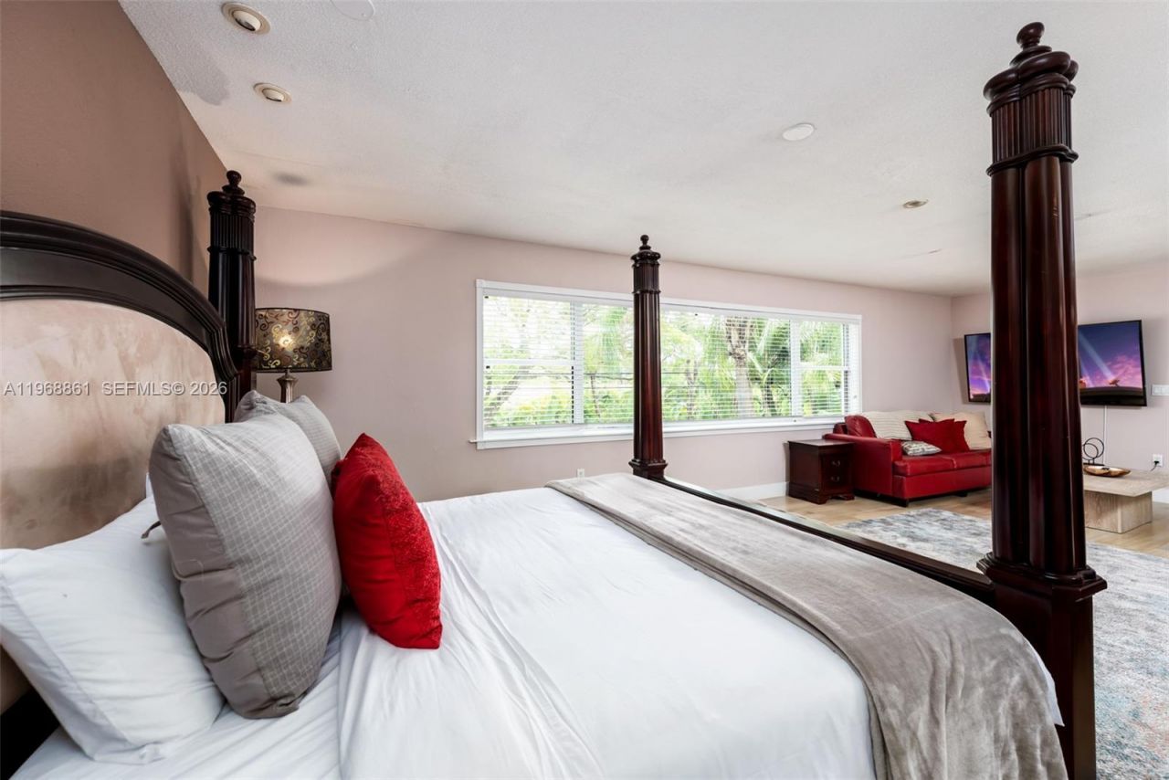 1173 NE 104th St , Miami Shores, FL 33138 Photo