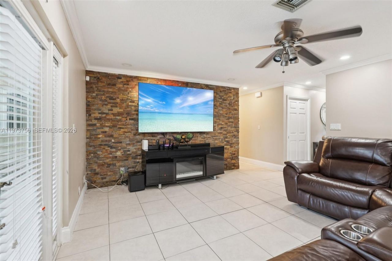 11573 NW 39th Pl, Coral Springs, FL 33065 Photo