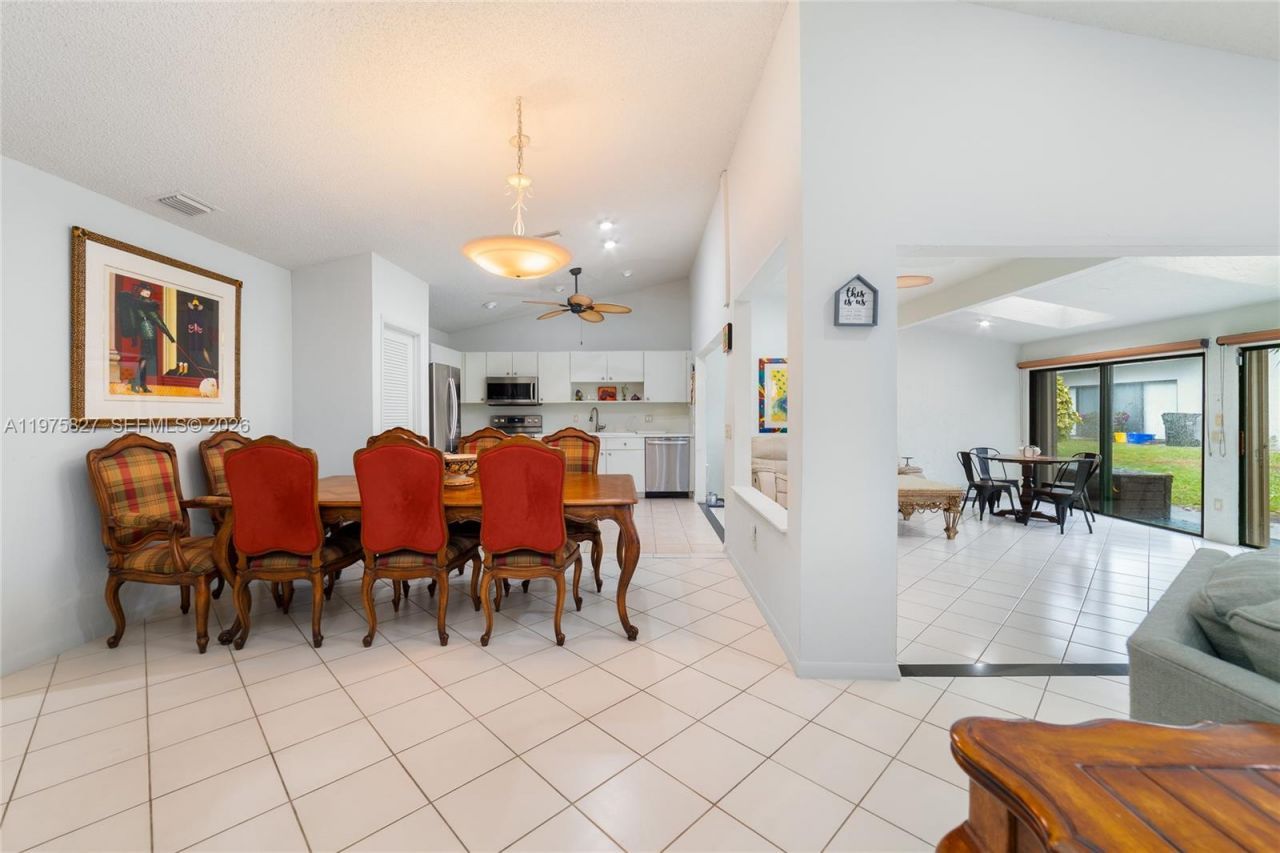 3010 NW 12th St, Unit D, Delray Beach, FL 33445 Photo