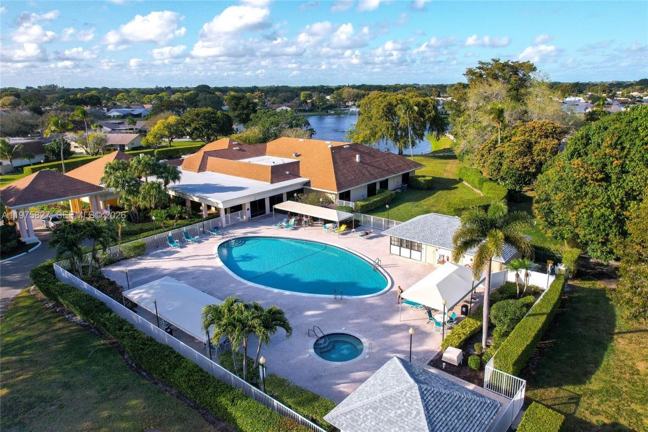 3010 NW 12th St, Unit D, Delray Beach, FL 33445 Photo