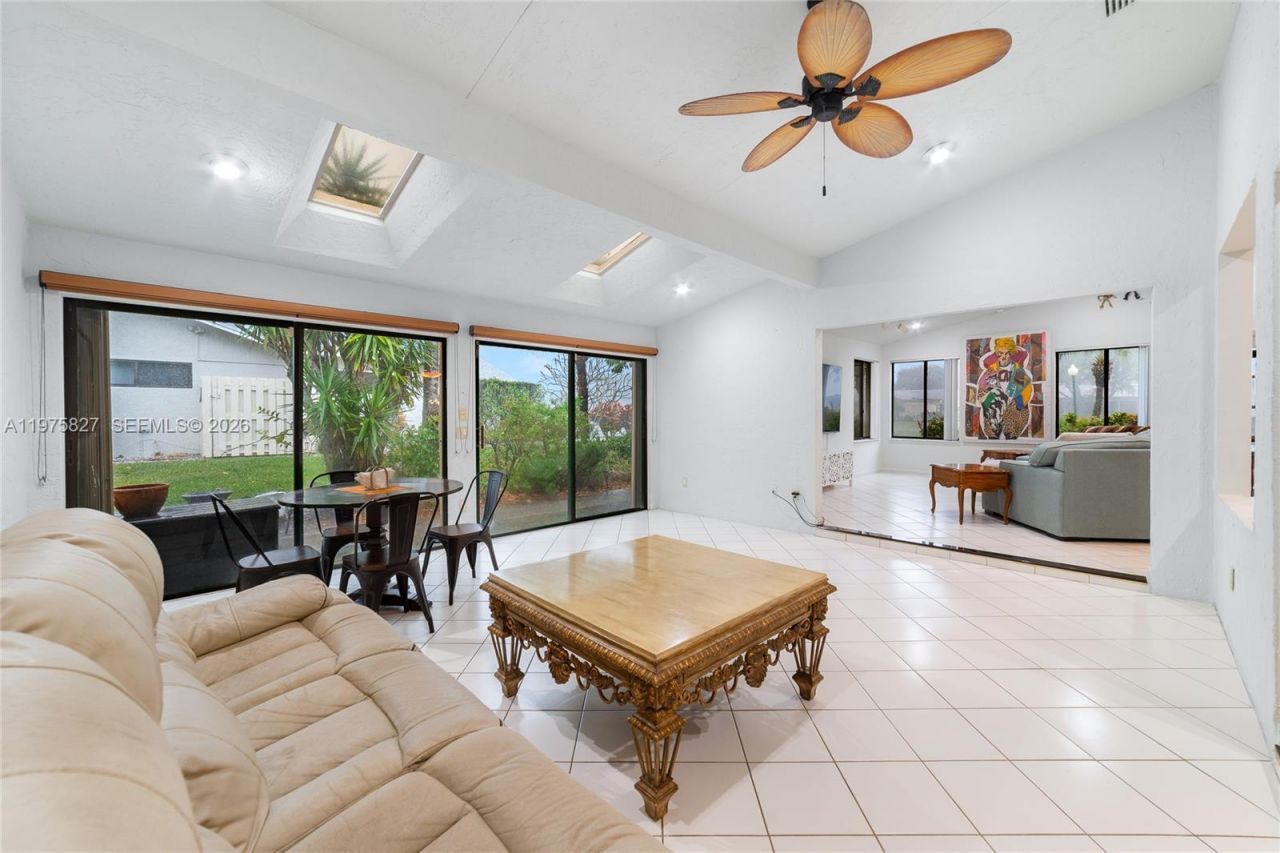 3010 NW 12th St , Unit D, Delray Beach, FL 33445 Photo