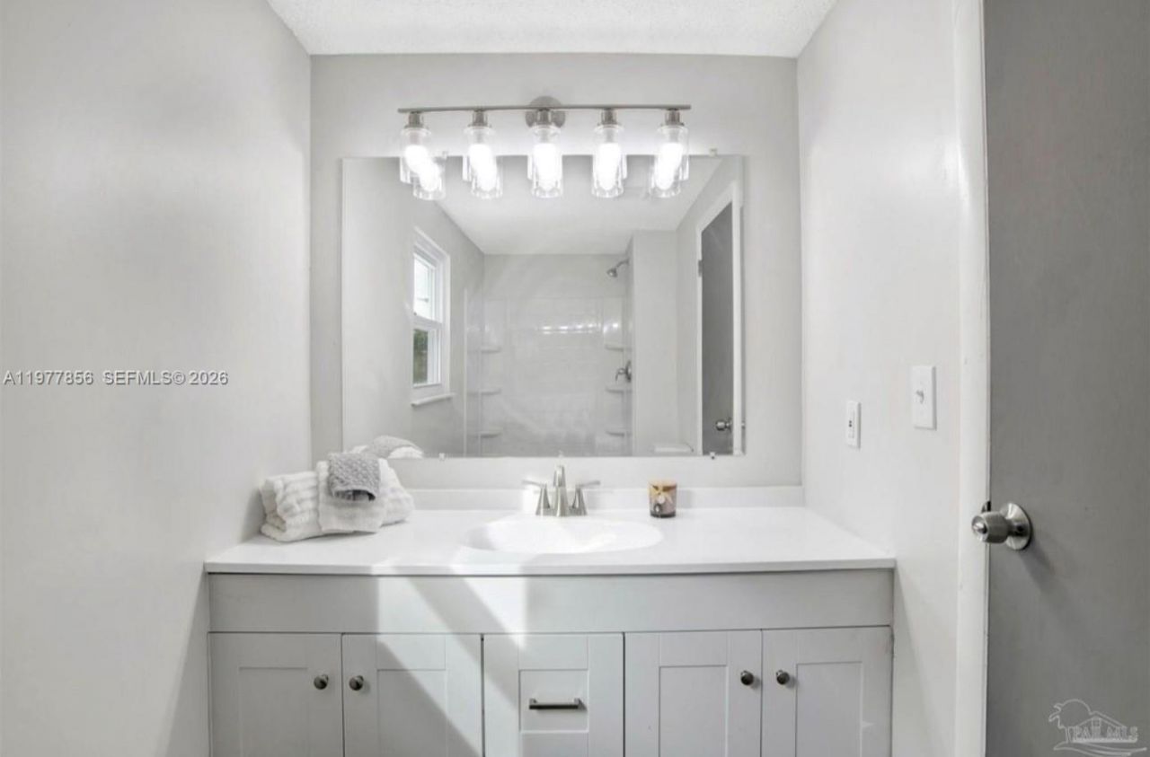 3525 Brookshire Dr, Pensacola, FL 32504 Photo