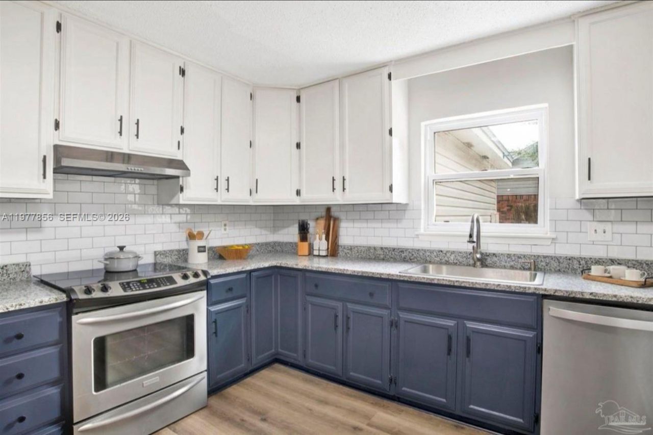 3525 Brookshire Dr, Pensacola, FL 32504 Photo