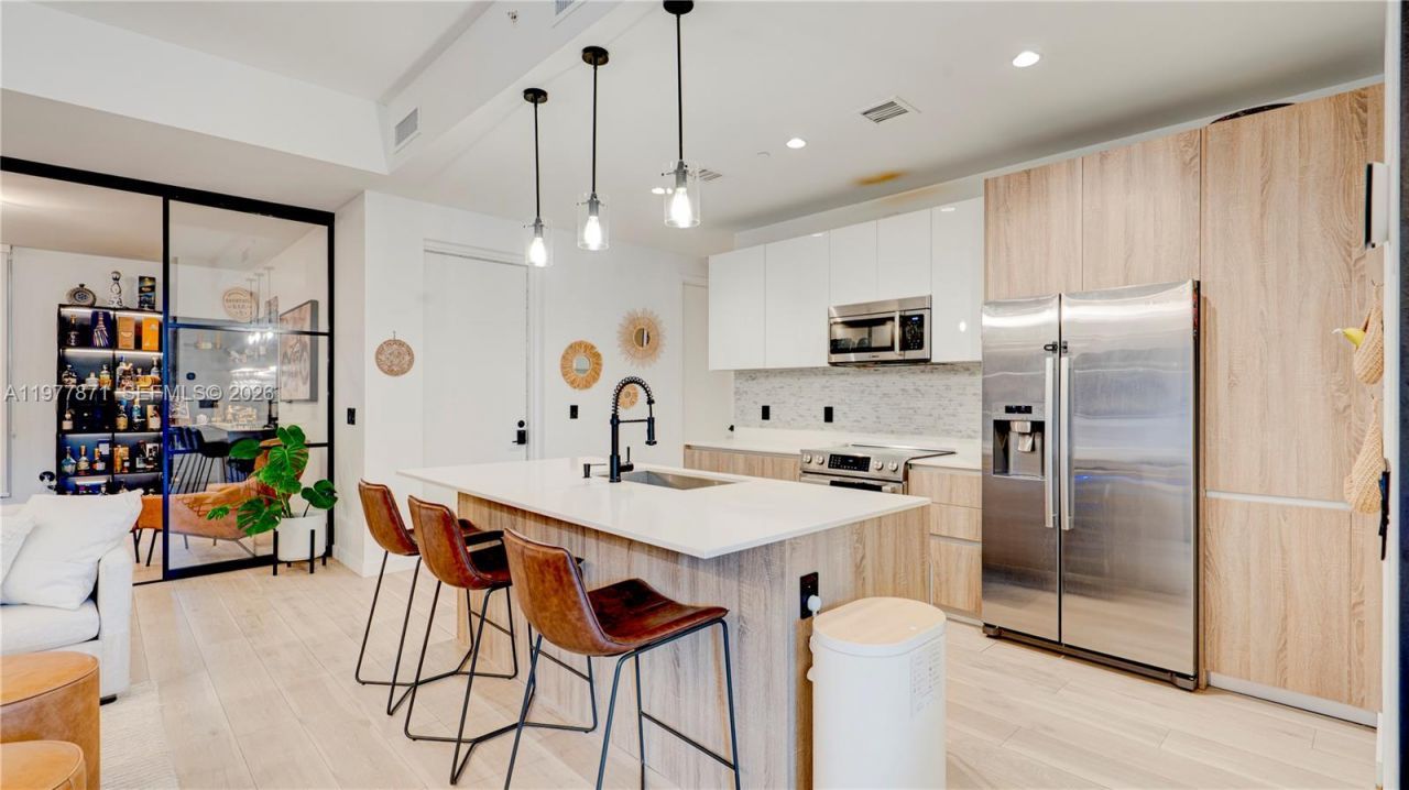 545 SW 11th St, Unit 105, Miami, FL 33129 Photo