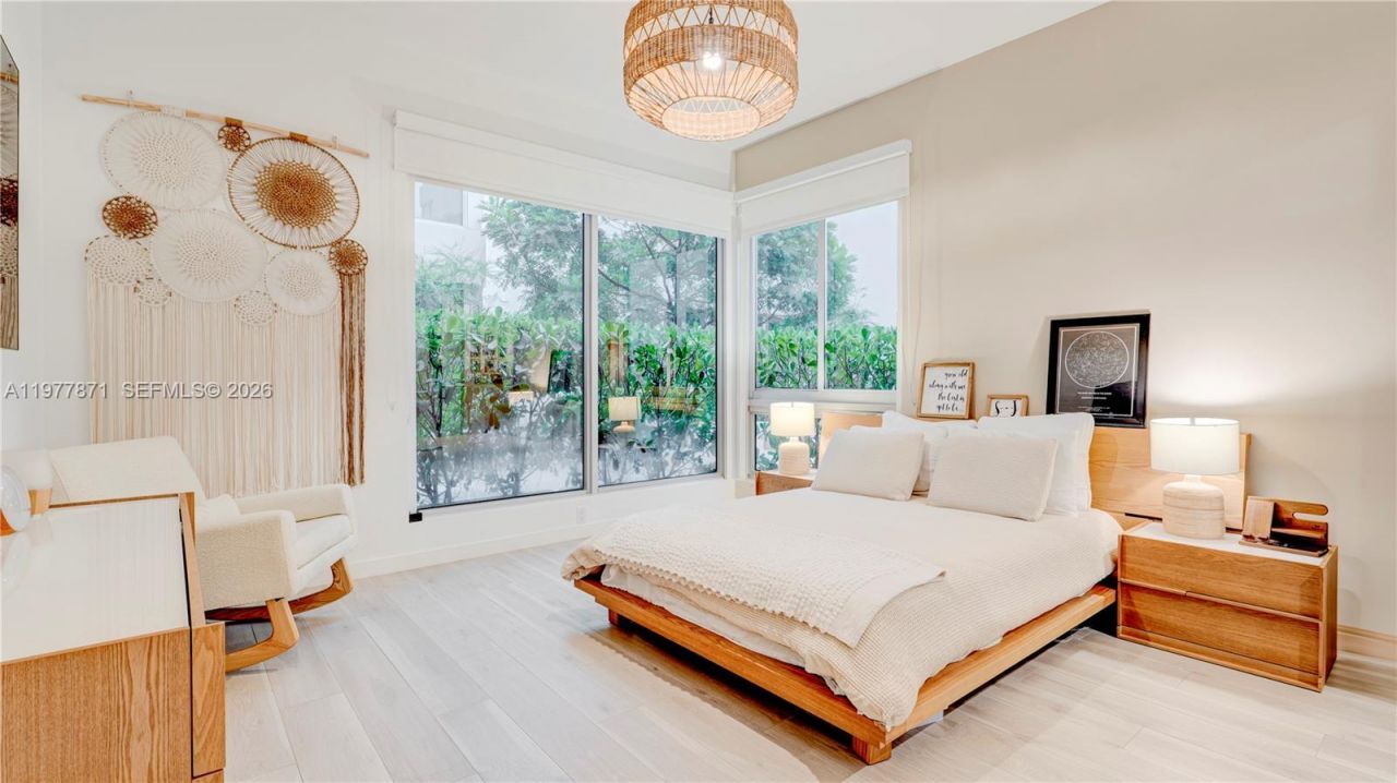 545 SW 11th St, Unit 105, Miami, FL 33129 Photo