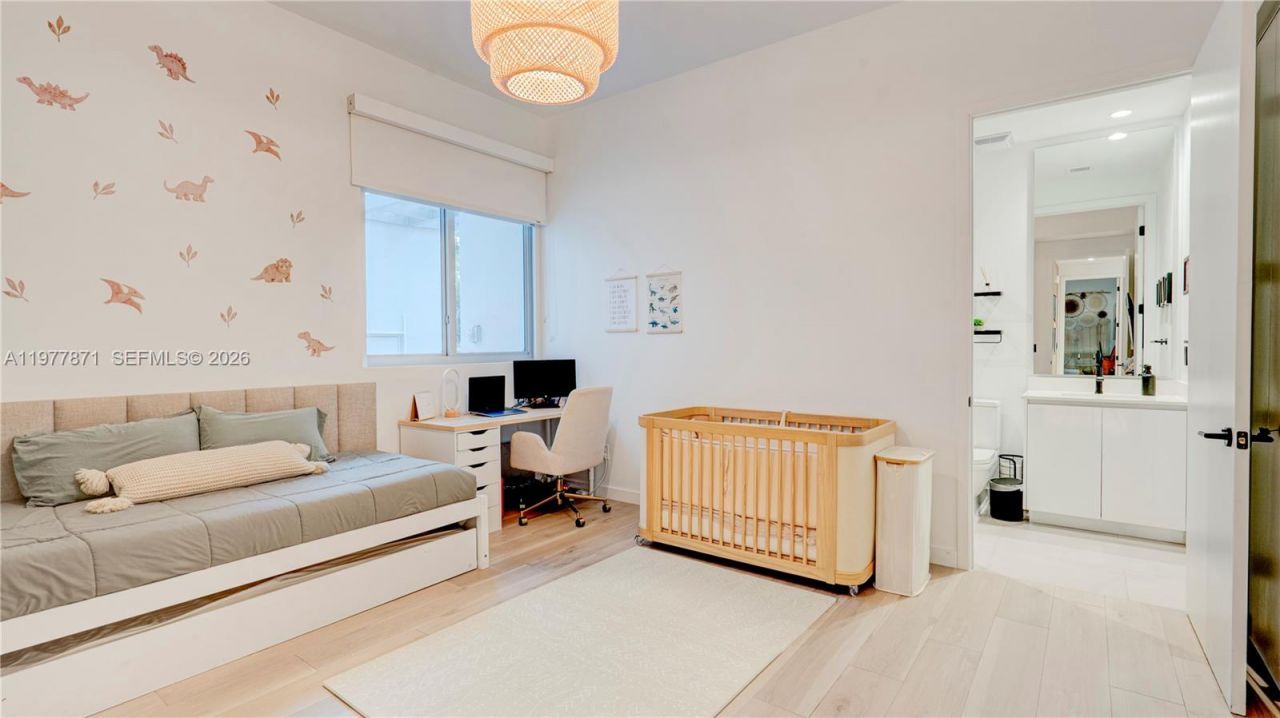 545 SW 11th St, Unit 105, Miami, FL 33129 Photo