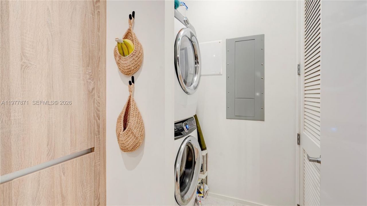 545 SW 11th St, Unit 105, Miami, FL 33129 Photo