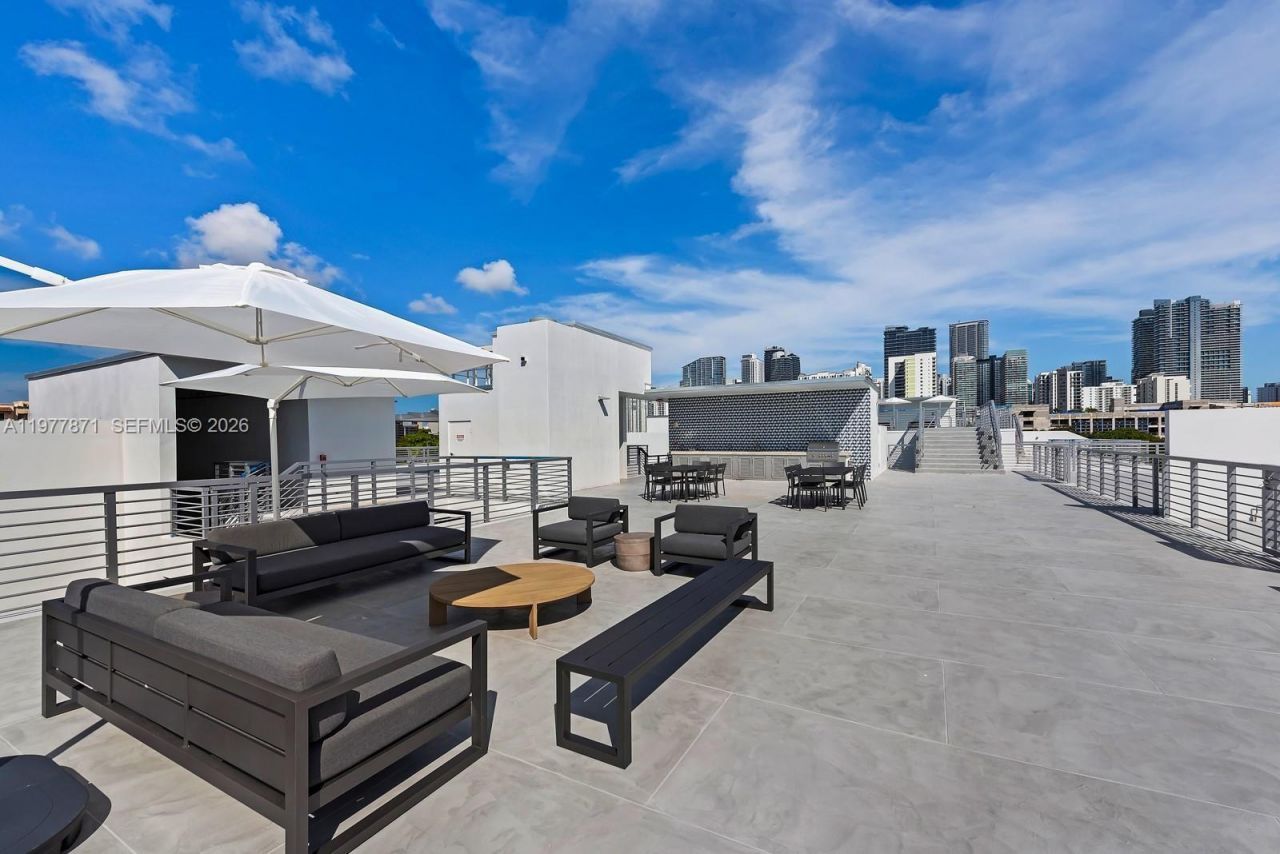 545 SW 11th St, Unit 105, Miami, FL 33129 Photo