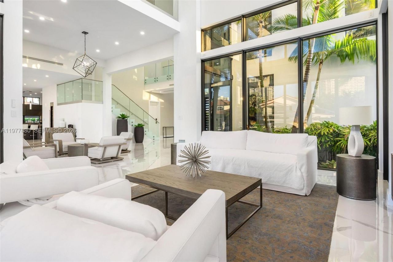 3367 NE 168th St, Unit __, North Miami Beach, FL 33160 Photo