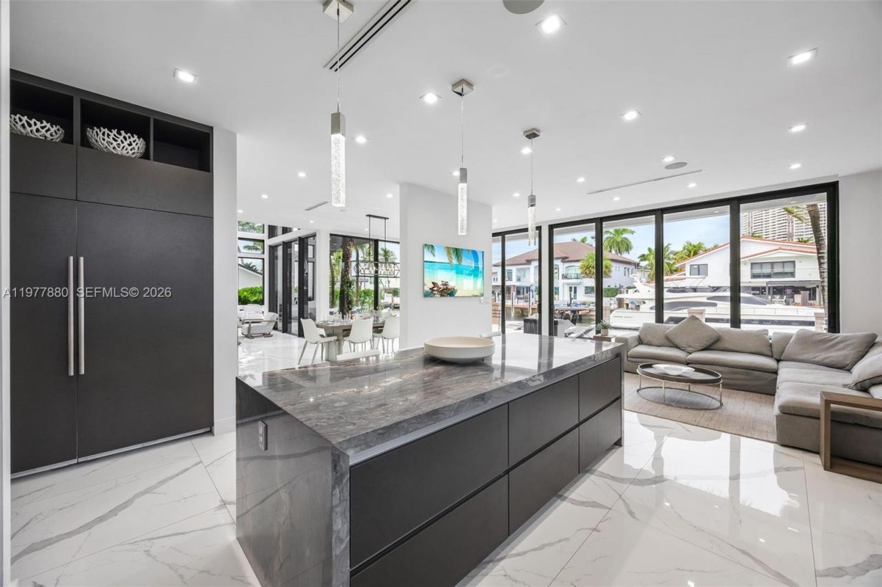 3367 NE 168th St, Unit __, North Miami Beach, FL 33160 Photo