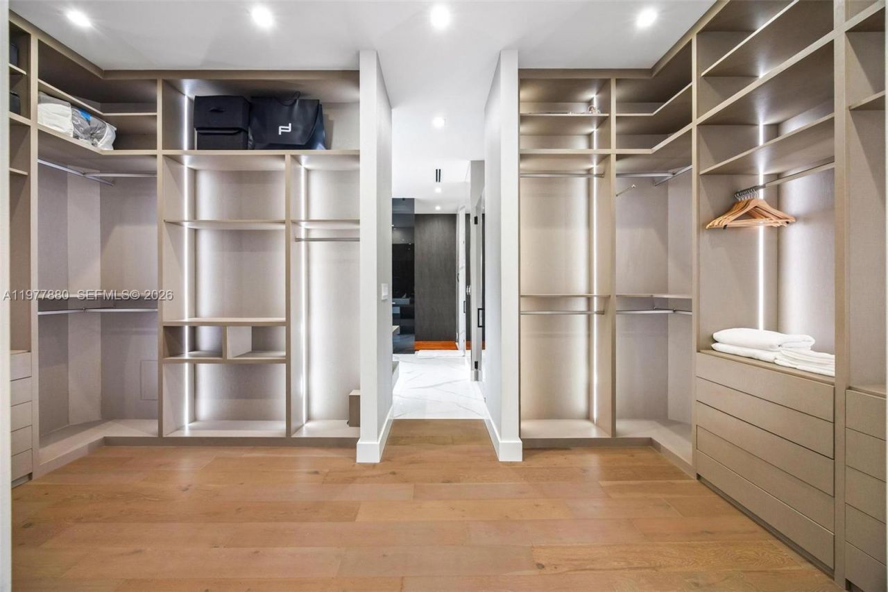 3367 NE 168th St, Unit __, North Miami Beach, FL 33160 Photo
