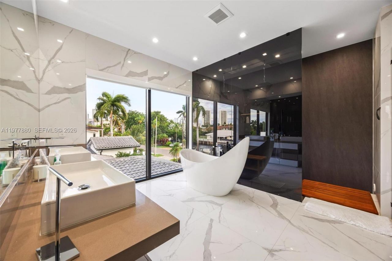 3367 NE 168th St, Unit __, North Miami Beach, FL 33160 Photo