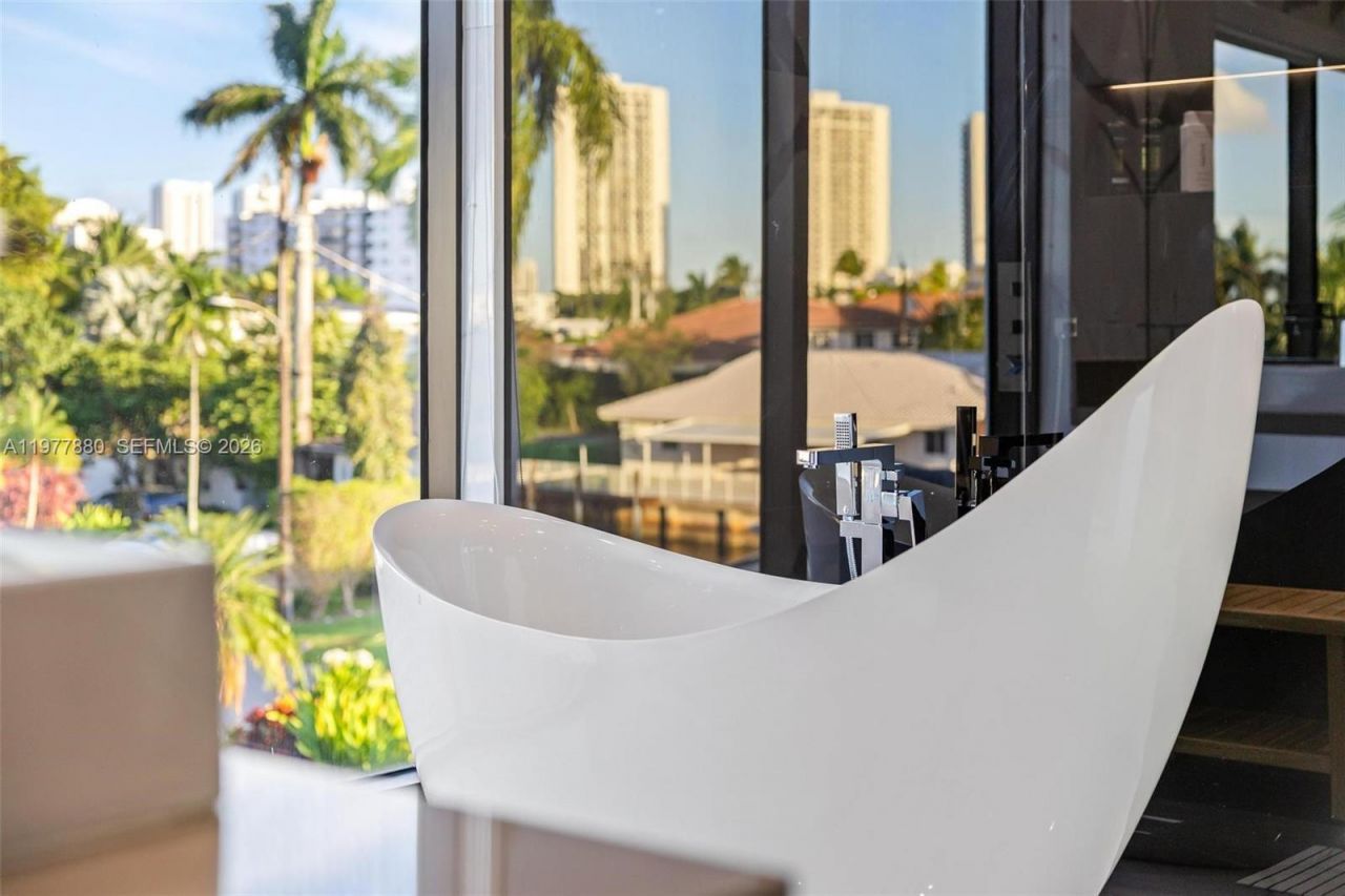 3367 NE 168th St, Unit __, North Miami Beach, FL 33160 Photo