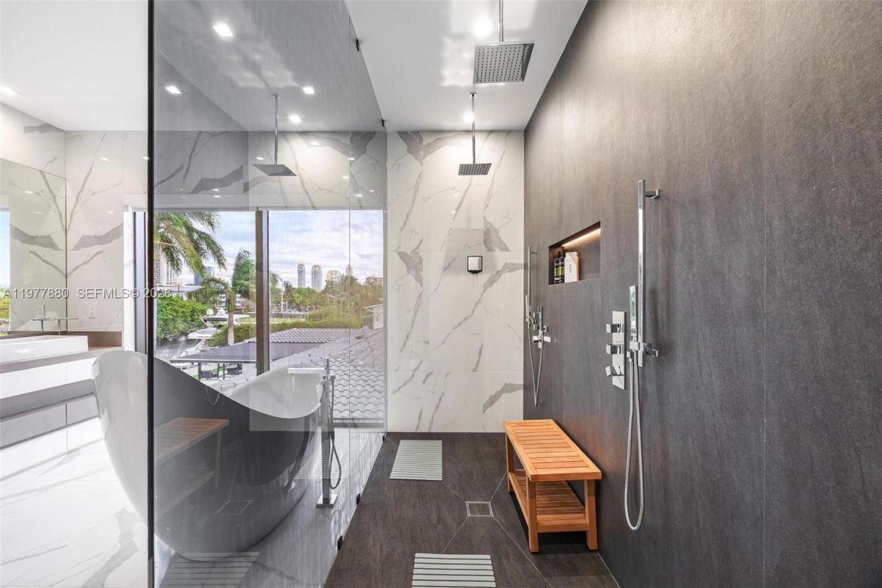 3367 NE 168th St, Unit __, North Miami Beach, FL 33160 Photo