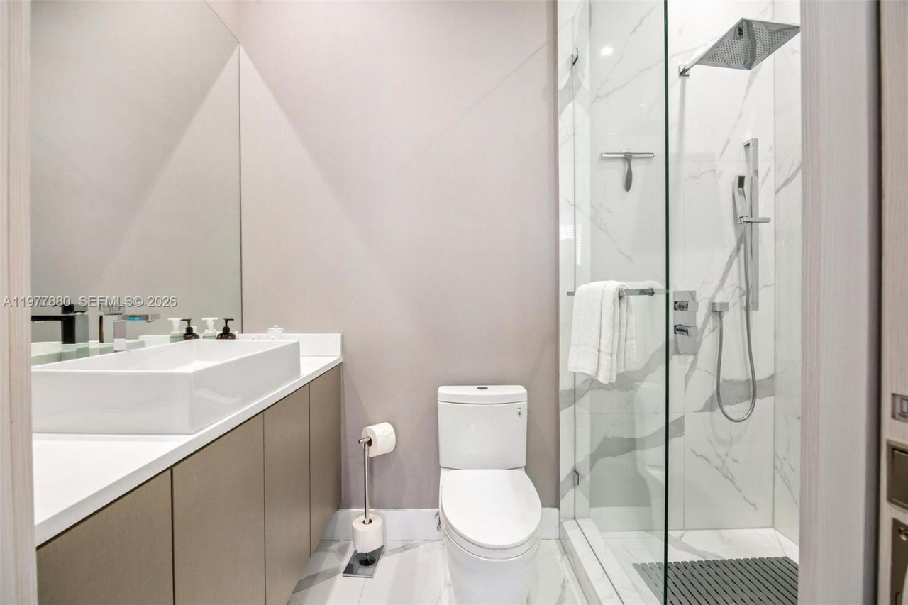 3367 NE 168th St, Unit __, North Miami Beach, FL 33160 Photo