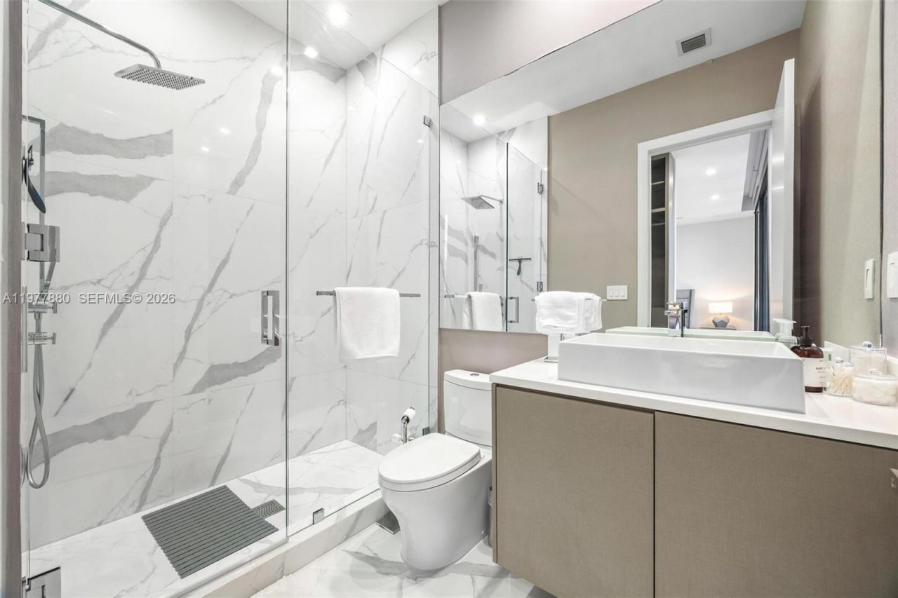 3367 NE 168th St, Unit __, North Miami Beach, FL 33160 Photo