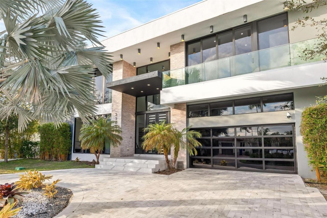 3367 NE 168th St, Unit __, North Miami Beach, FL 33160 Photo