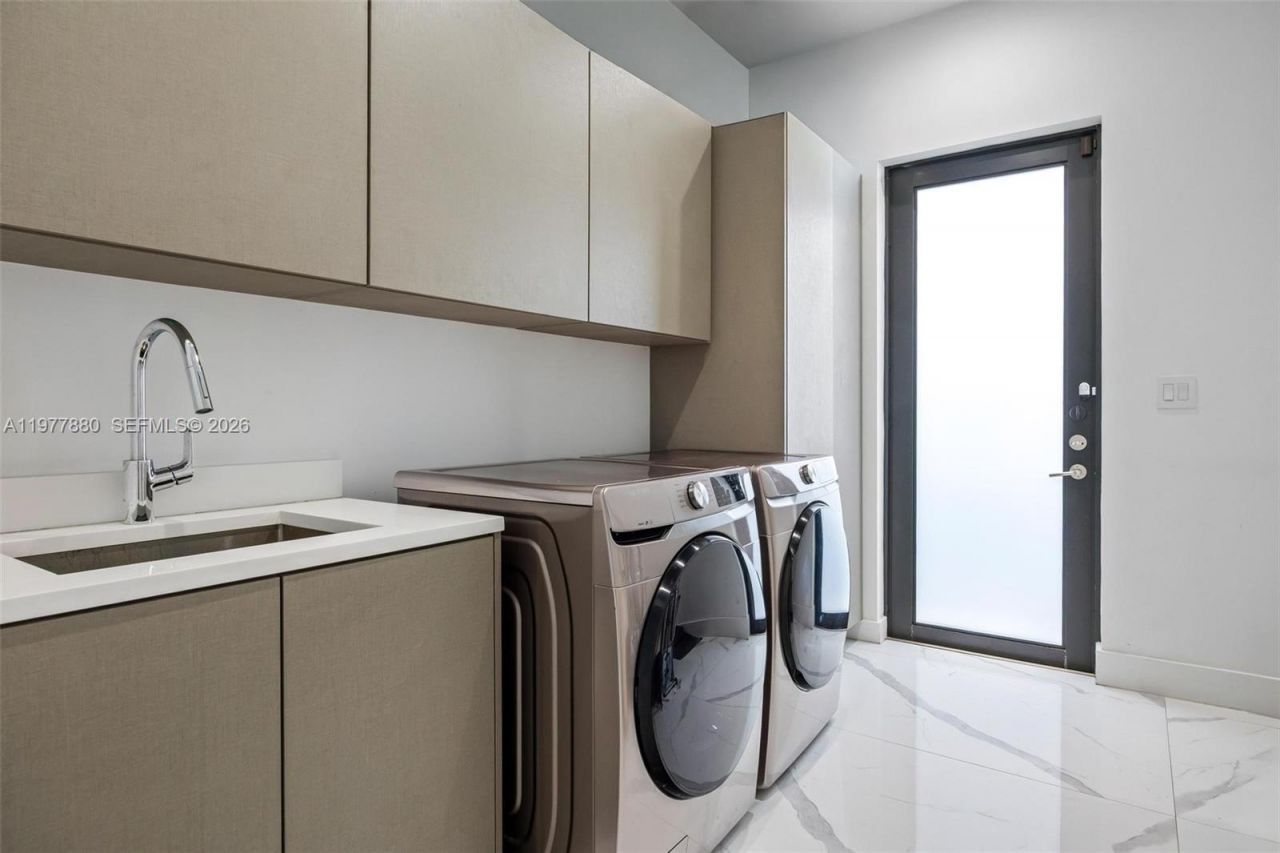 3367 NE 168th St, Unit __, North Miami Beach, FL 33160 Photo