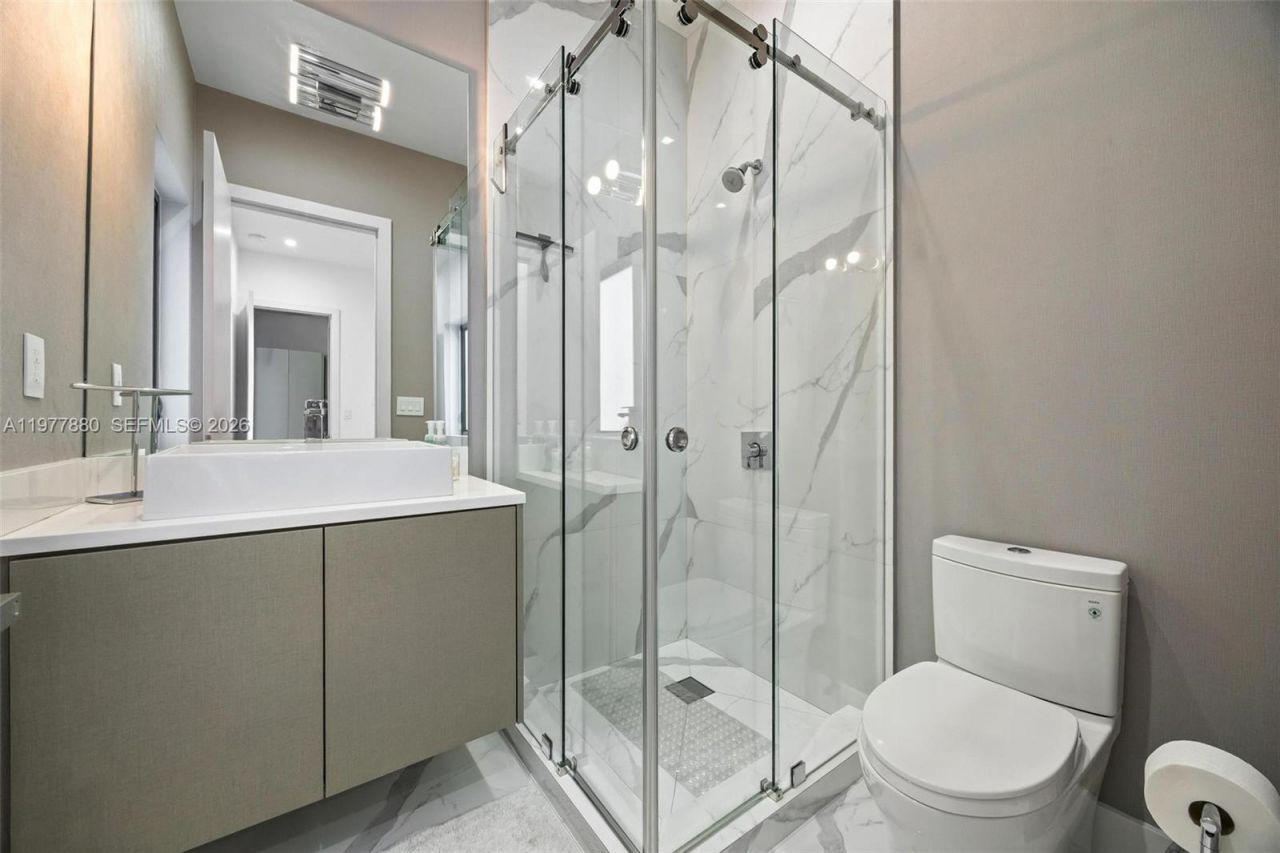 3367 NE 168th St, Unit __, North Miami Beach, FL 33160 Photo