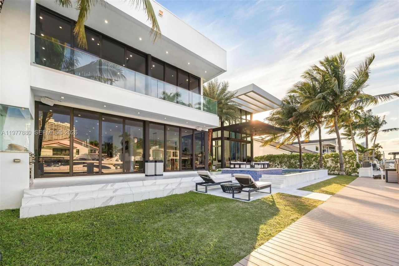 3367 NE 168th St, Unit __, North Miami Beach, FL 33160 Photo