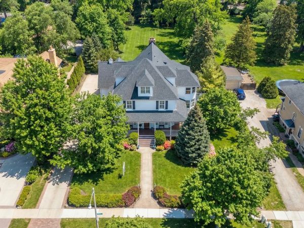 300 E Euclid Avenue , Arlington Heights, IL 60004