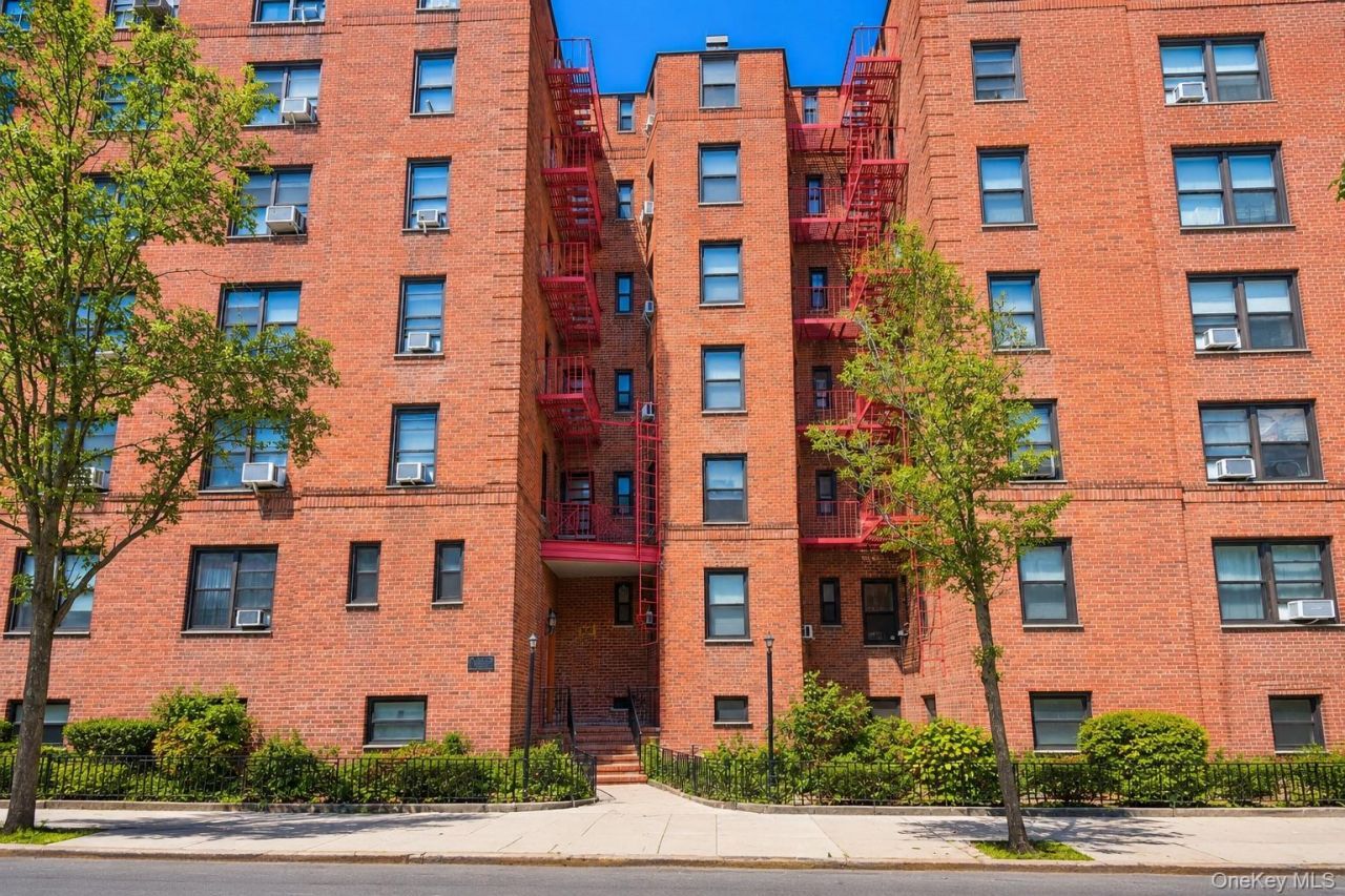 34-20 78th, Unit 4J, Jackson Heights, NY 11372 Main Photo