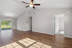 14 Bennington Ct photo 4