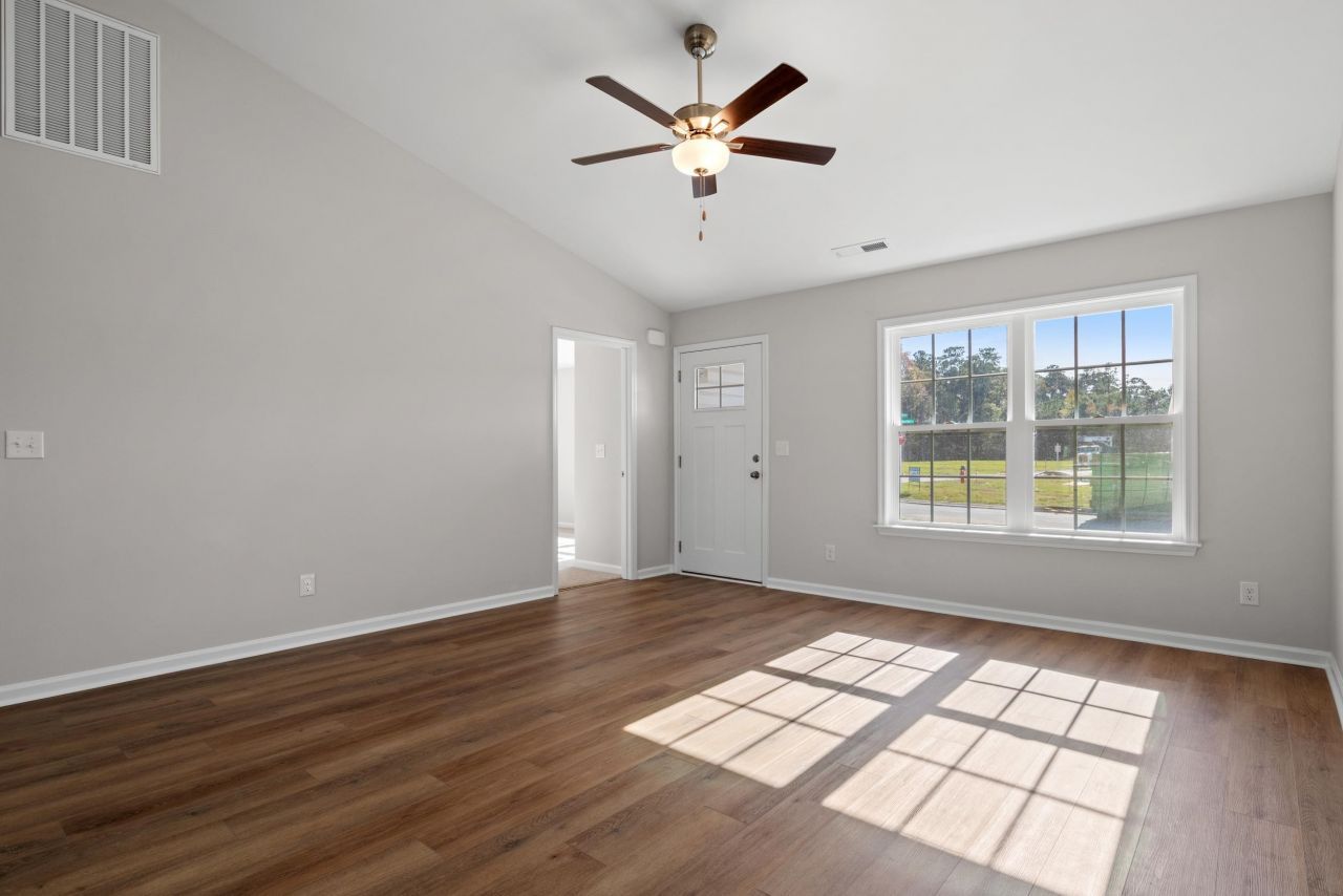 14 Bennington Ct Photo 4