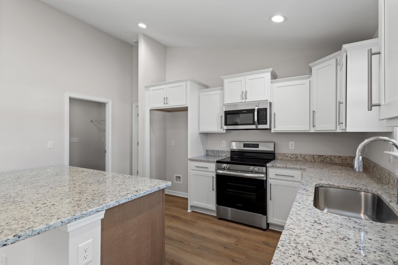 14 Bennington Ct Photo 6