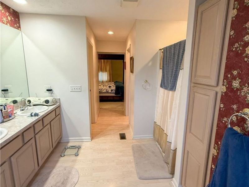 17058 Chamberlain Road, Grafton, OH 44044 Photo 13