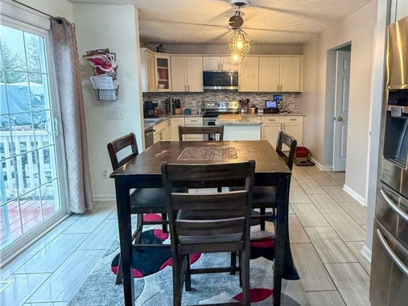 17058 Chamberlain Road, Grafton, OH 44044 Photo 5