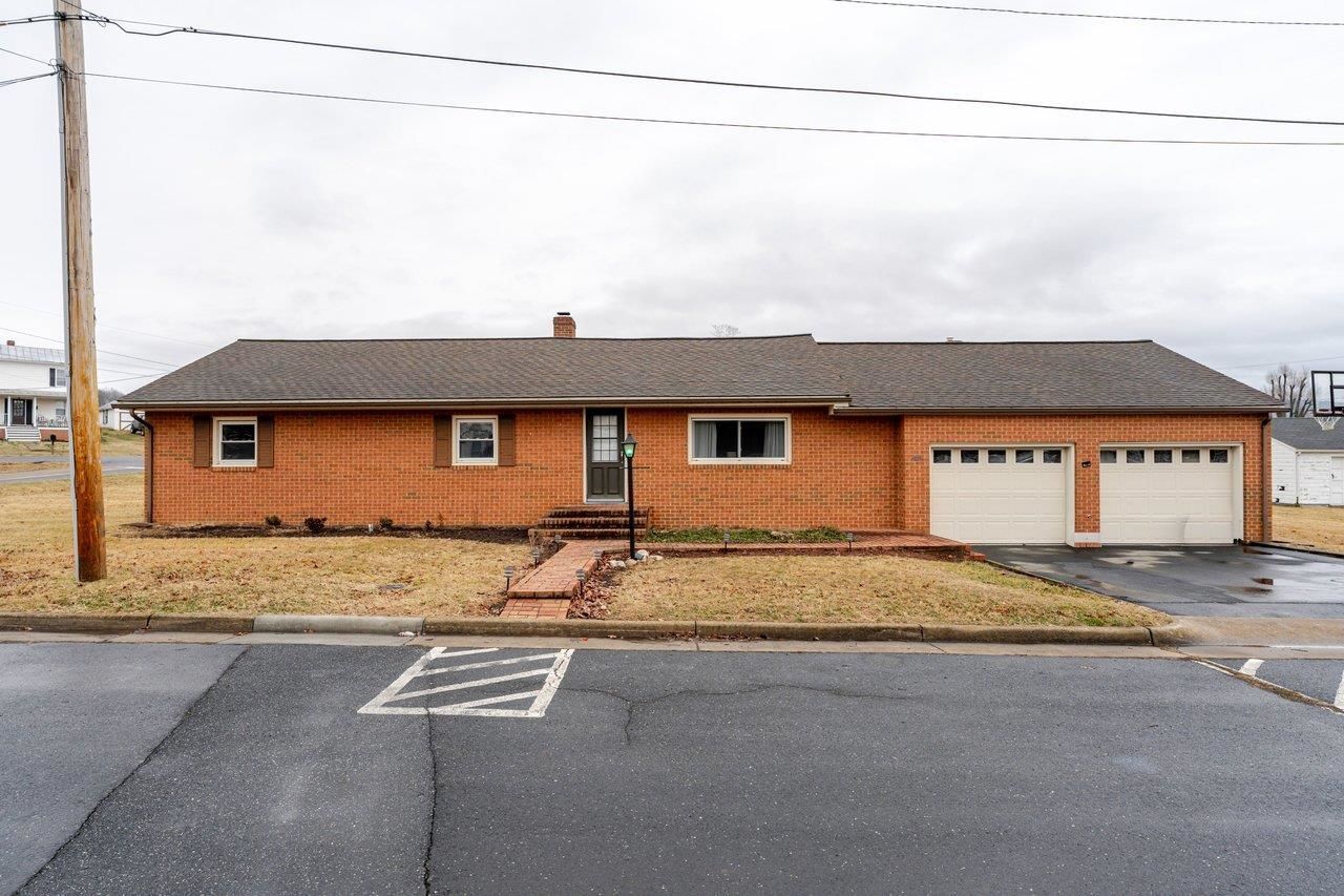 114 CLARKE AVE primary photo