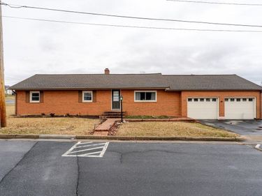 114 CLARKE AVE, ELKTON, VA 22827