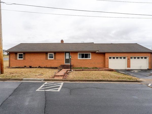 114 CLARKE AVE, ELKTON, VA 22827