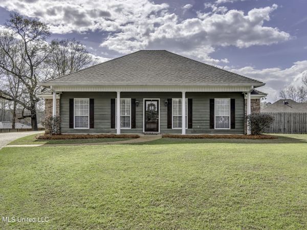 418 White Oak Cove, Florence, MS 39073