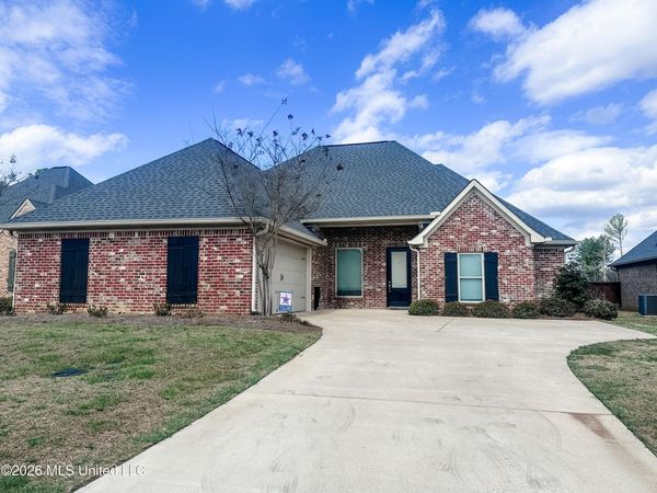 312 Royal Pond Circle, Flowood, MS 39232