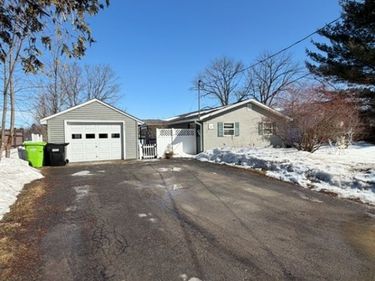 6381 Wendover Road, Bouckville, NY 13310