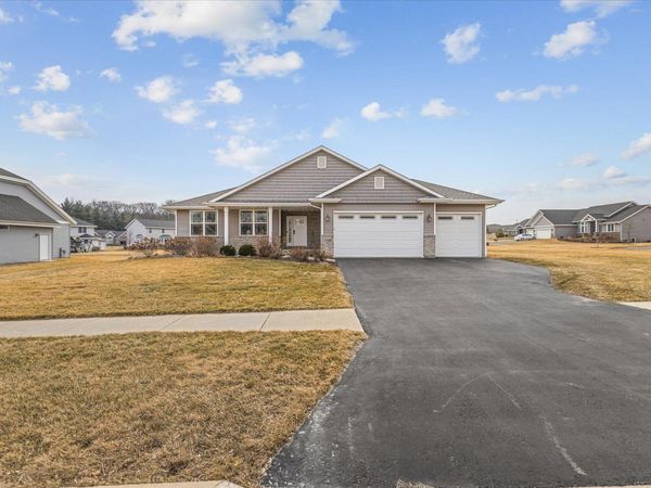 11740 River Hills Parkway , Rockton, IL 61072