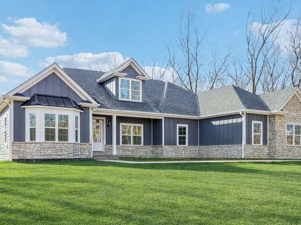 39W909 N Hathaway Lane, Geneva, IL 60134