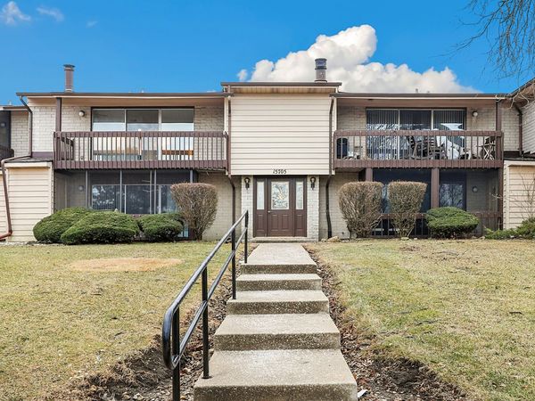 15705 Orlan Brook Drive , Unit 9, Orland Park, IL 60462