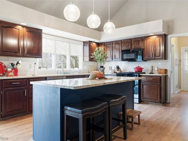 37192 Oneill Drive, Solon, OH 44139 Photo 13