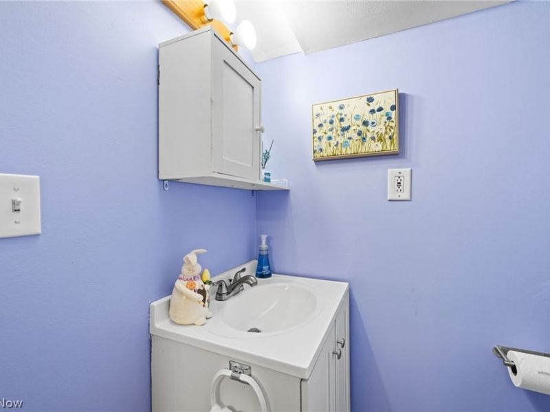 23947 Lebern Drive, North Olmsted, OH 44070 Photo 23